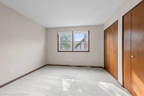 1040 East Carpenter Drive Palatine IL 60074