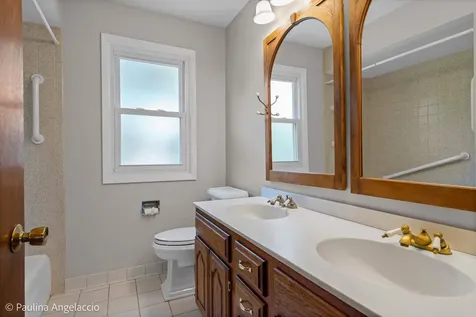 1040 East Carpenter Drive Palatine IL 60074