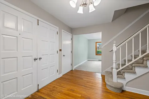 1040 East Carpenter Drive Palatine IL 60074