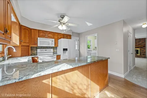 1040 East Carpenter Drive Palatine IL 60074