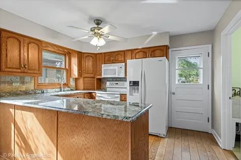 1040 East Carpenter Drive Palatine IL 60074