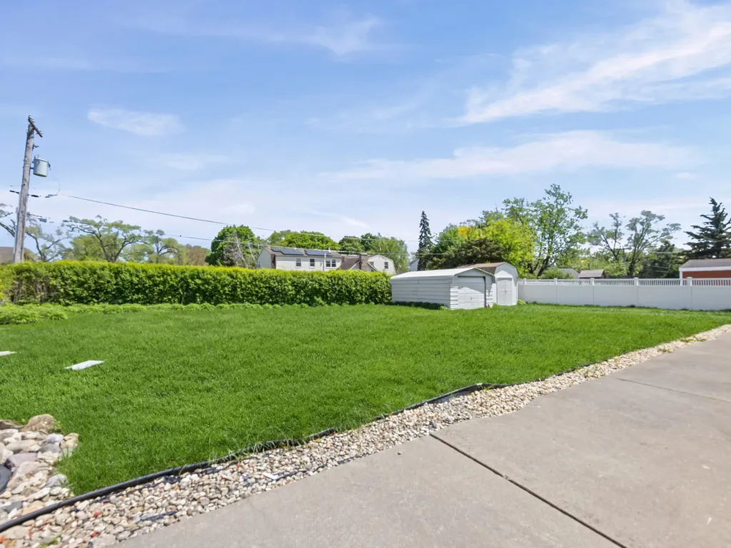725 North 8th Avenue Addison IL 60101