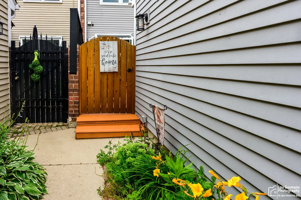 1525 Wedgefield Circle Naperville IL 60563