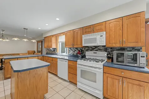 7414 Meadow Lane Cary IL 60013