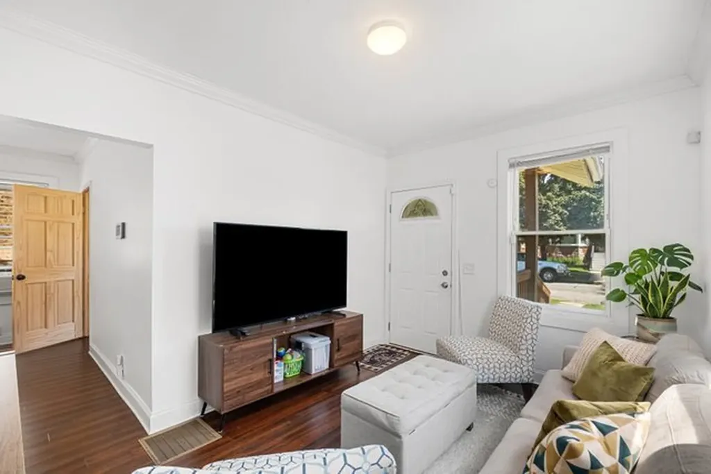 2848 North Monitor Avenue Chicago IL 60634
