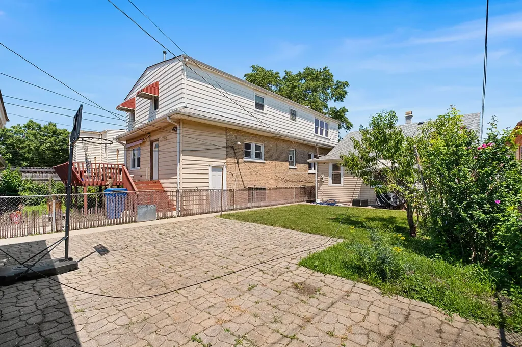 2848 North Monitor Avenue Chicago IL 60634