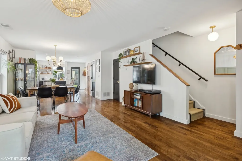 979 West Cullerton Street Chicago IL 60608