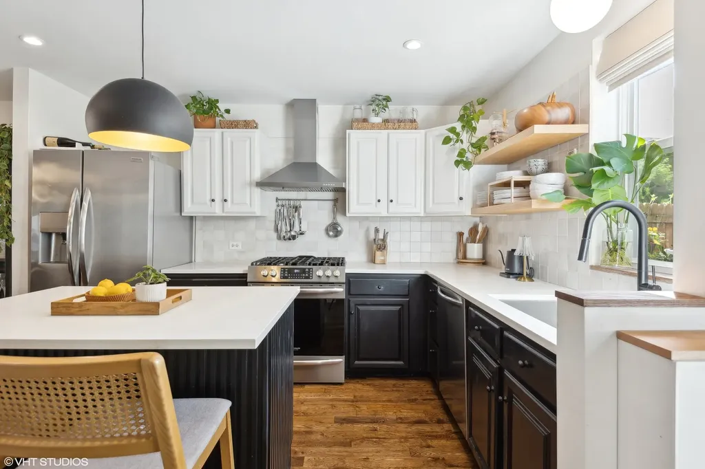 979 West Cullerton Street Chicago IL 60608