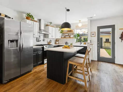 979 West Cullerton Street Chicago IL 60608