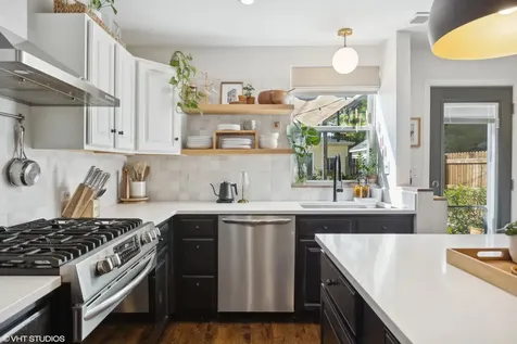 979 West Cullerton Street Chicago IL 60608