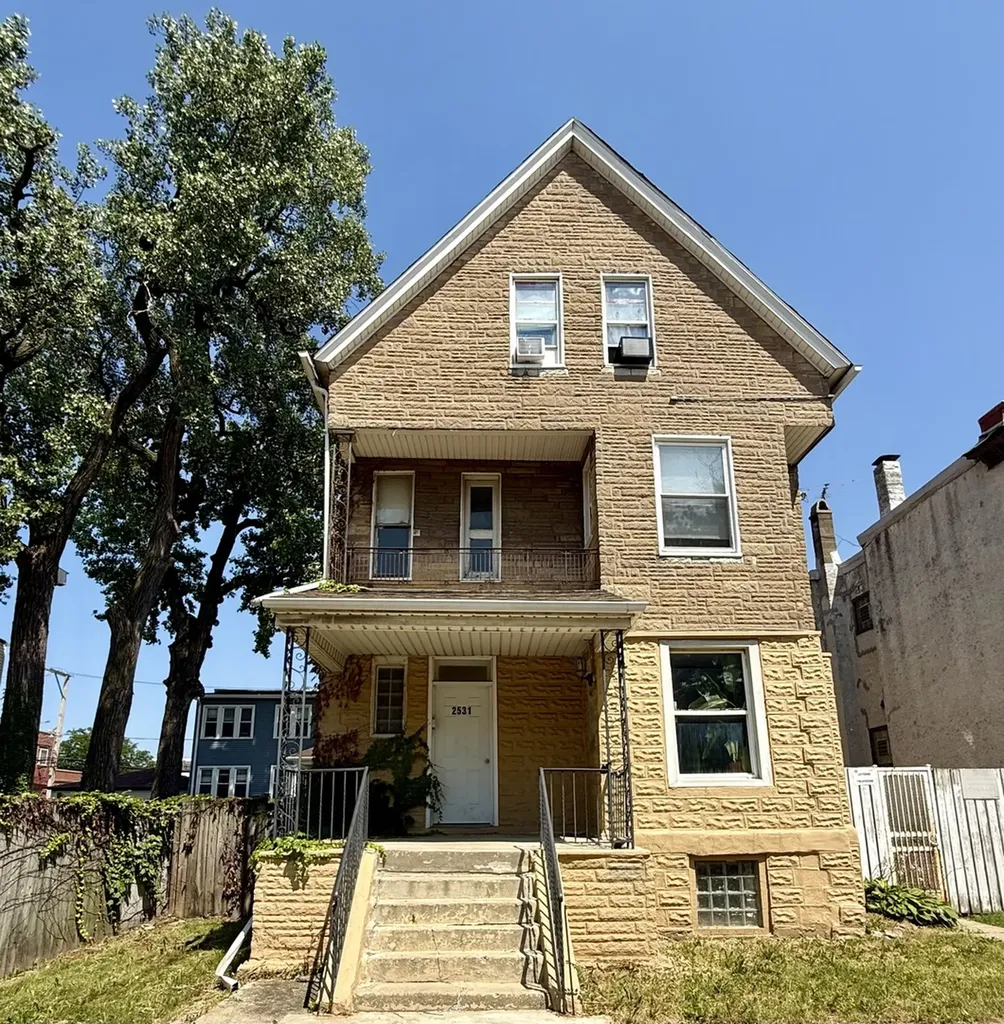 2531 North Tripp Avenue Chicago IL 60639