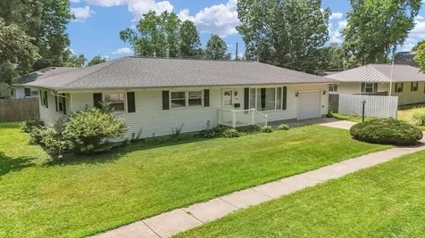 207 East Ensey Street Tuscola IL 61953