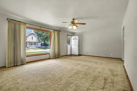 207 East Ensey Street Tuscola IL 61953