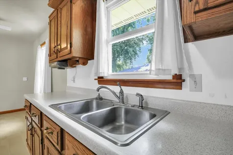 207 East Ensey Street Tuscola IL 61953