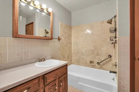 207 East Ensey Street Tuscola IL 61953