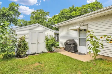 207 East Ensey Street Tuscola IL 61953