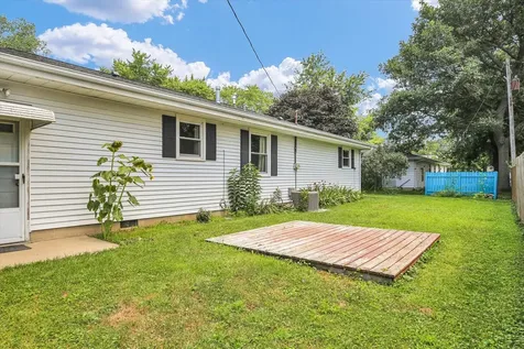 207 East Ensey Street Tuscola IL 61953