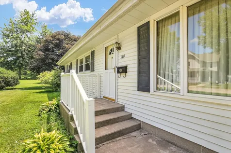 207 East Ensey Street Tuscola IL 61953