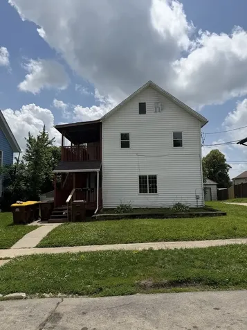 609 West Pleasant Street Freeport IL 61032
