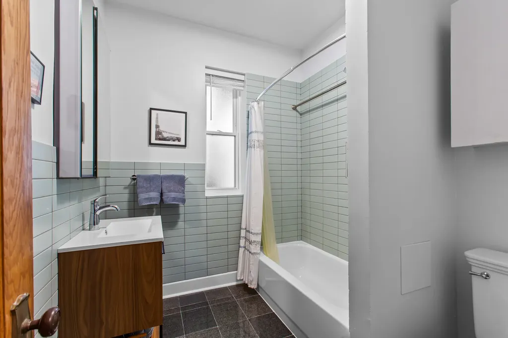 1449 West Rosemont Avenue Chicago IL 60660
