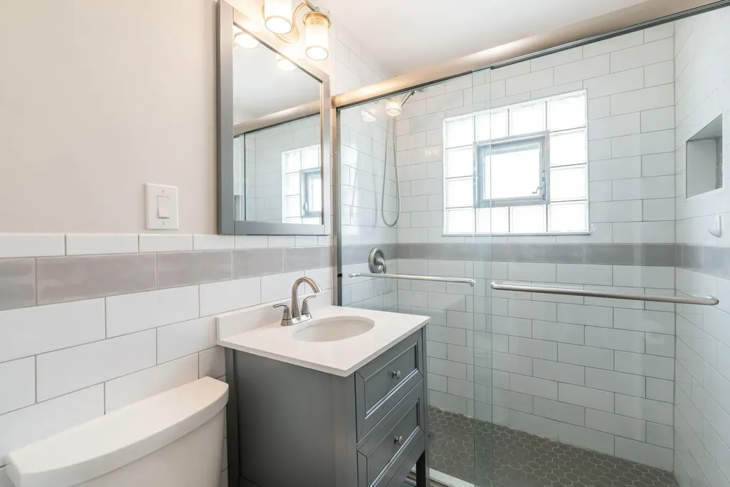 537 North Walnut Street Elmhurst IL 60126