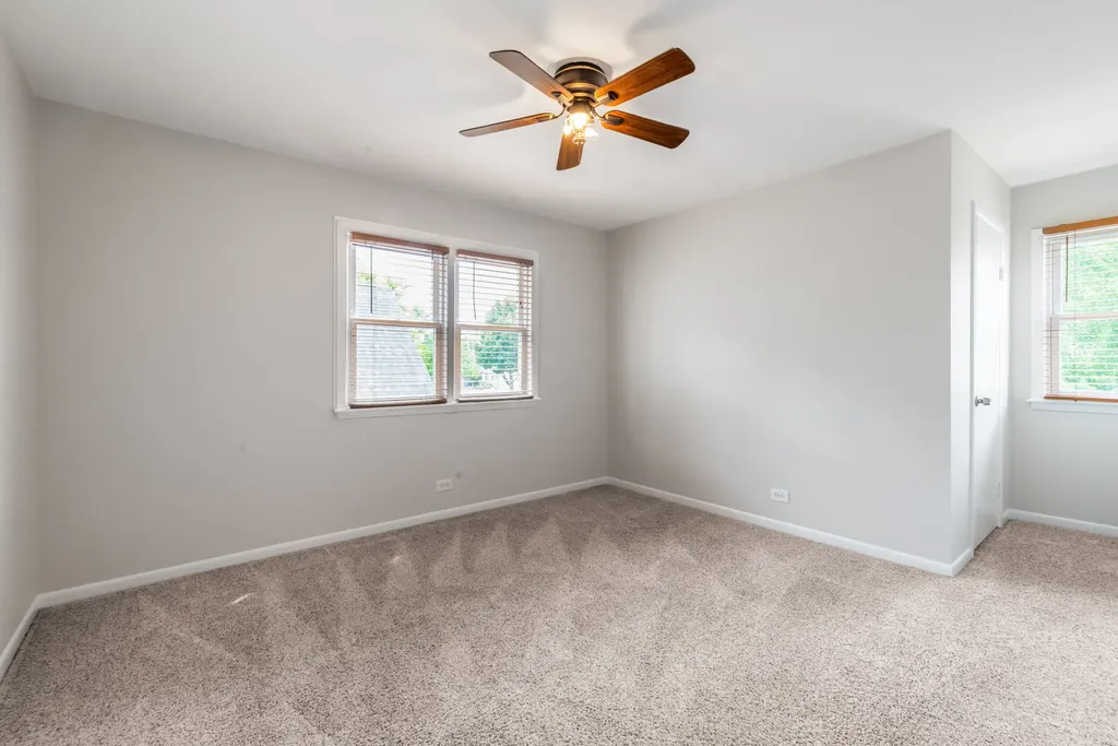 537 North Walnut Street Elmhurst IL 60126