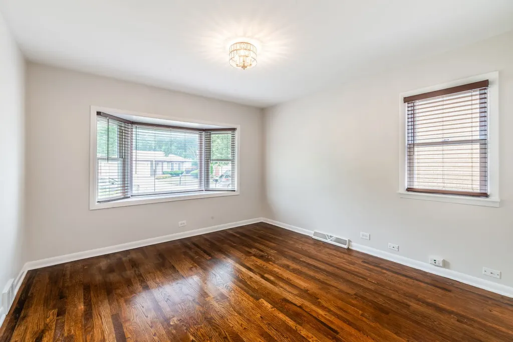 537 North Walnut Street Elmhurst IL 60126