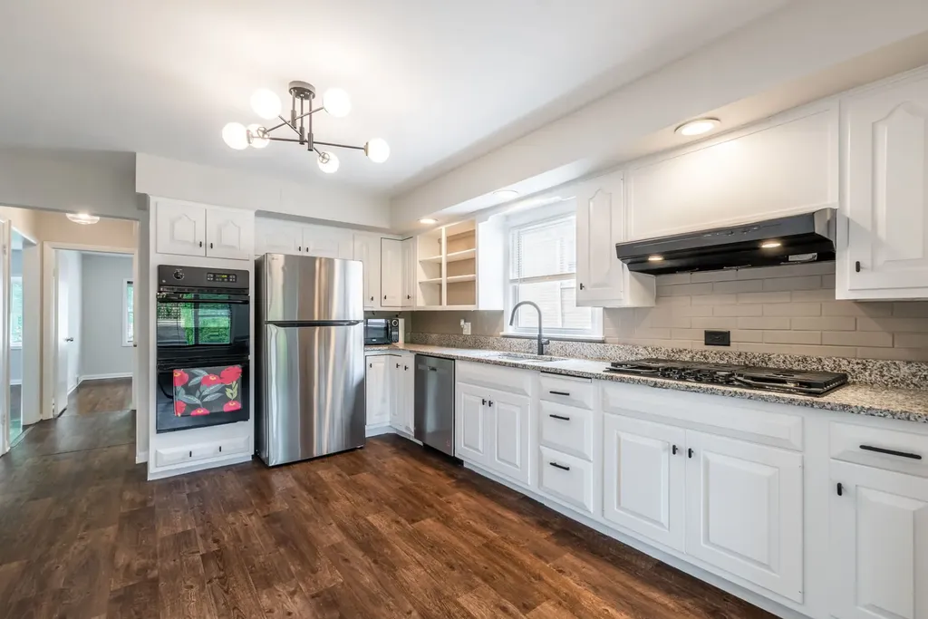 537 North Walnut Street Elmhurst IL 60126