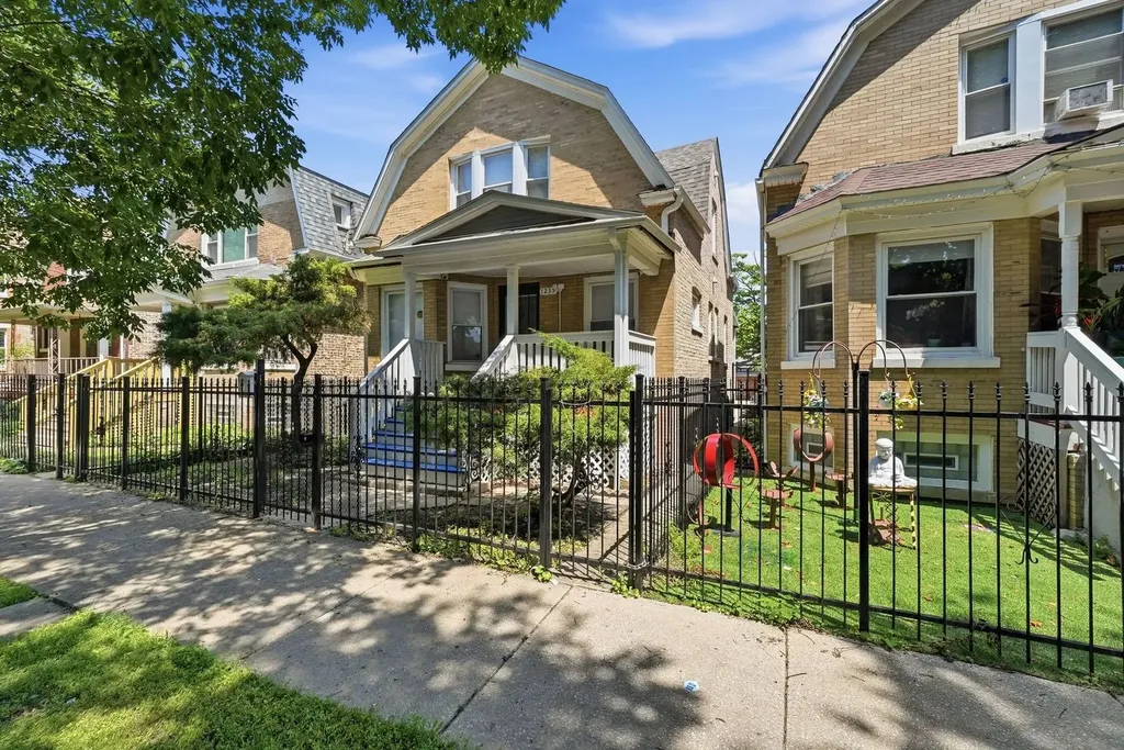 1235 North Harding Avenue Chicago IL 60651