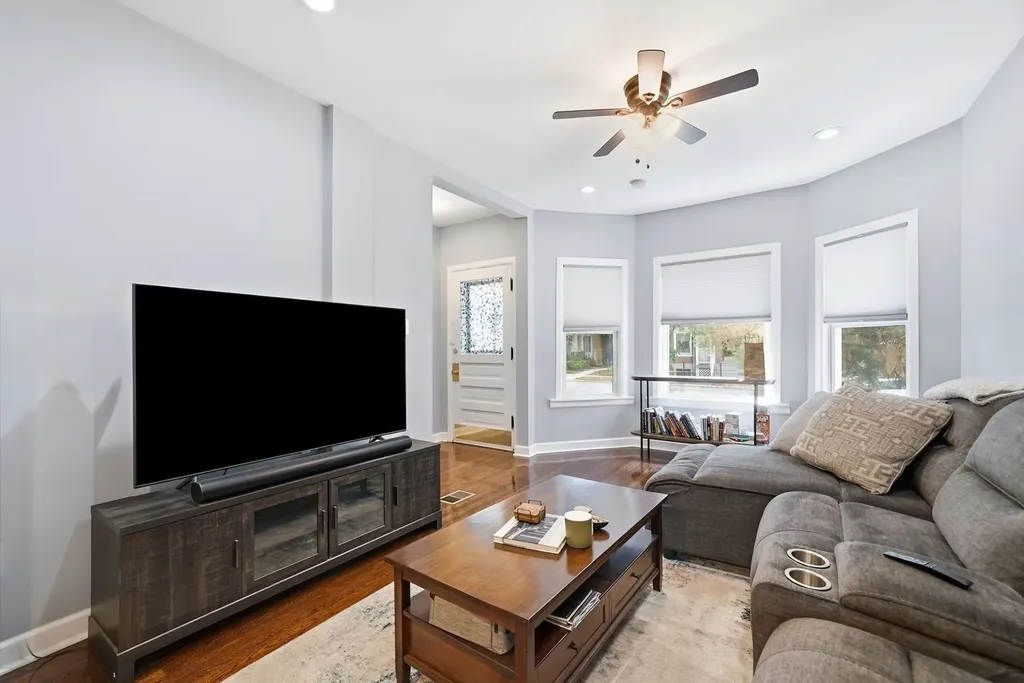 1235 North Harding Avenue Chicago IL 60651