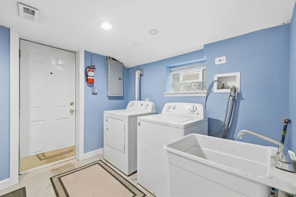 1235 North Harding Avenue Chicago IL 60651