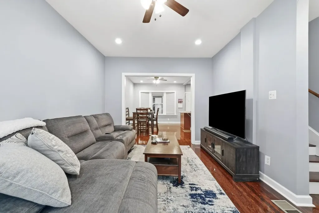1235 North Harding Avenue Chicago IL 60651