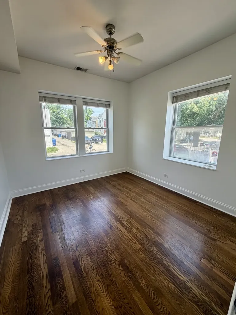 3049 West Grace Street Chicago IL 60618