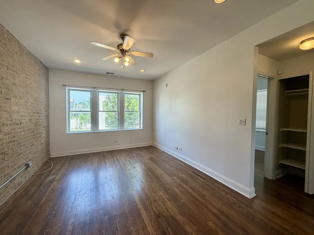 3049 West Grace Street Chicago IL 60618