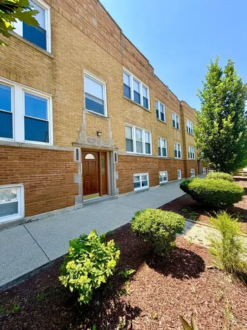 3049 West Grace Street Chicago IL 60618