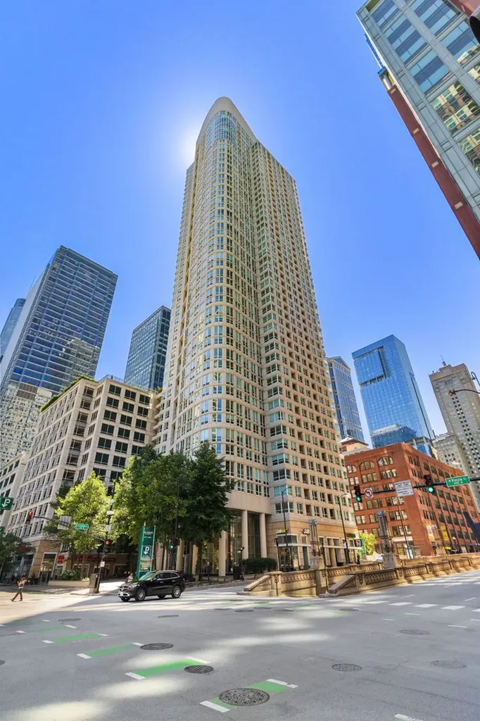 345 North La Salle Drive Chicago IL 60654