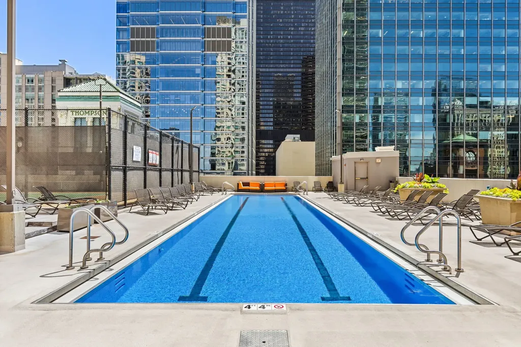 345 North La Salle Drive Chicago IL 60654
