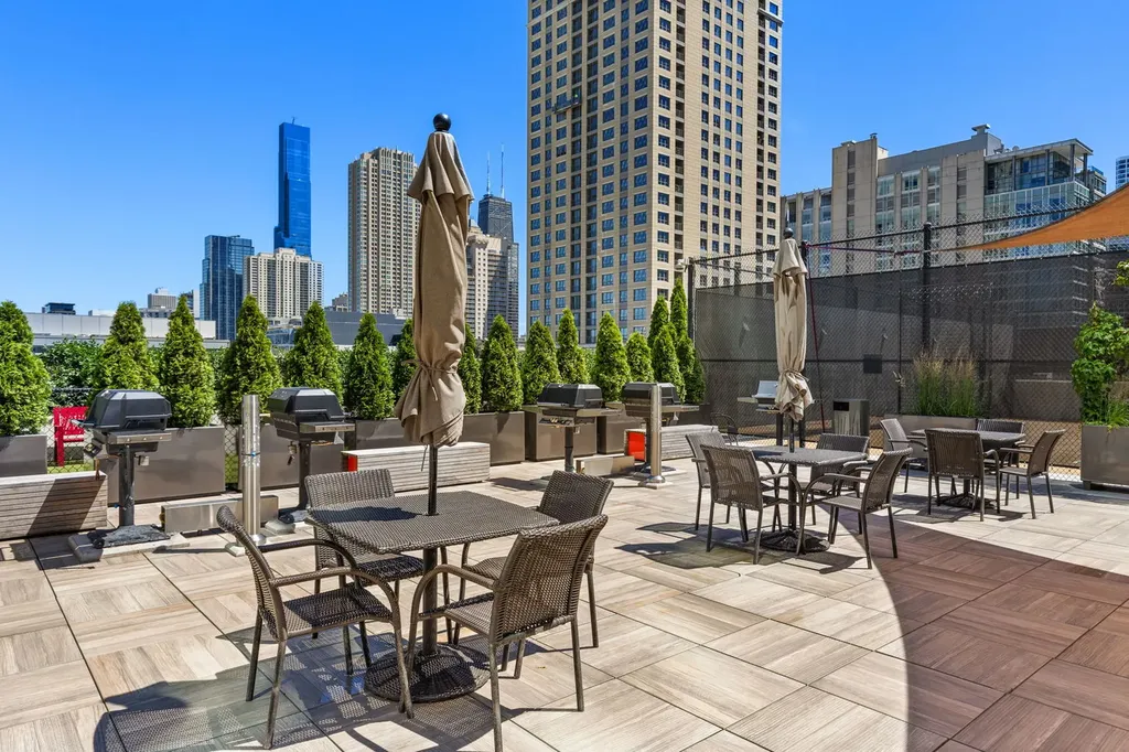 345 North La Salle Drive Chicago IL 60654