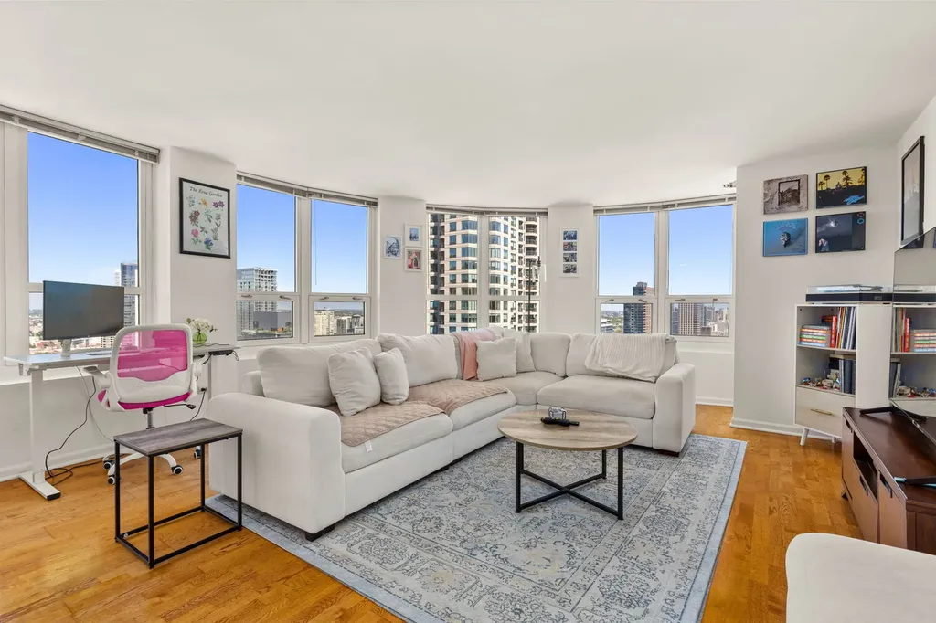 345 North La Salle Drive Chicago IL 60654