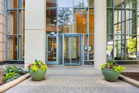 345 North La Salle Drive Chicago IL 60654