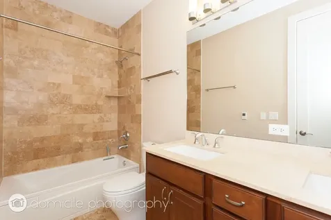 815 West Newport Avenue Chicago IL 60657