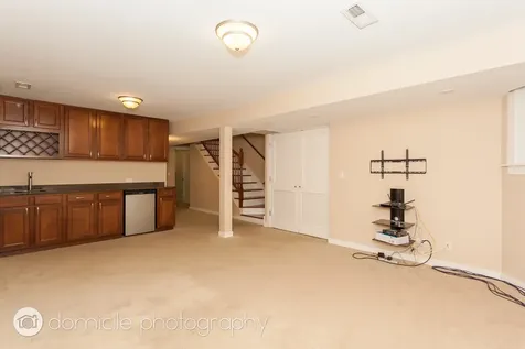 815 West Newport Avenue Chicago IL 60657