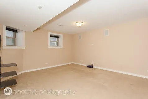815 West Newport Avenue Chicago IL 60657