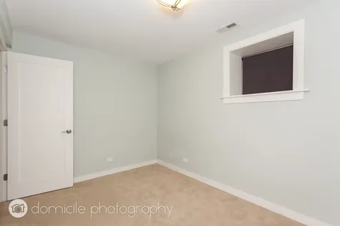 815 West Newport Avenue Chicago IL 60657