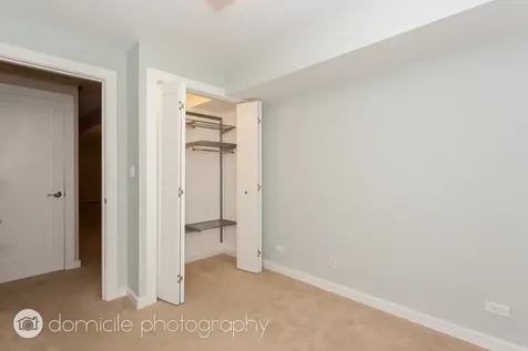 815 West Newport Avenue Chicago IL 60657