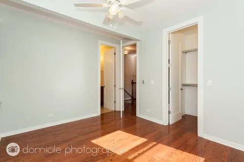 815 West Newport Avenue Chicago IL 60657