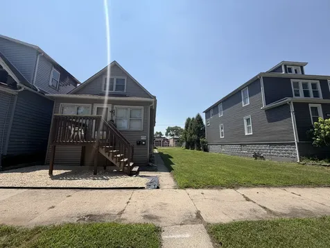 13932 South Chippewa Avenue Burnham IL 60633