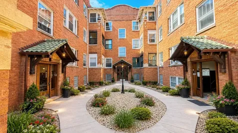 4830 West Belle Plaine Avenue Chicago IL 60641