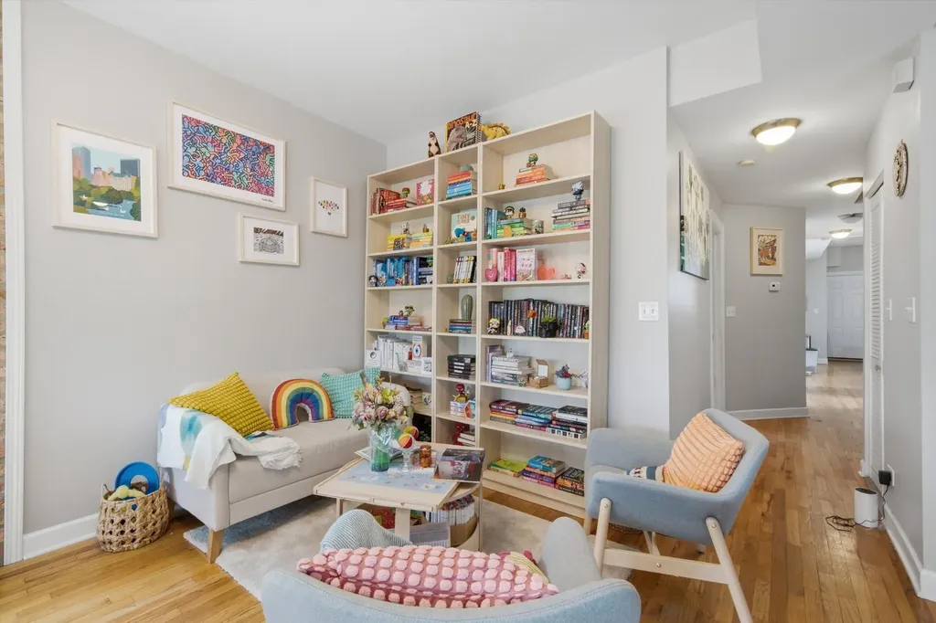 3358 West Hutchinson Street Chicago IL 60618