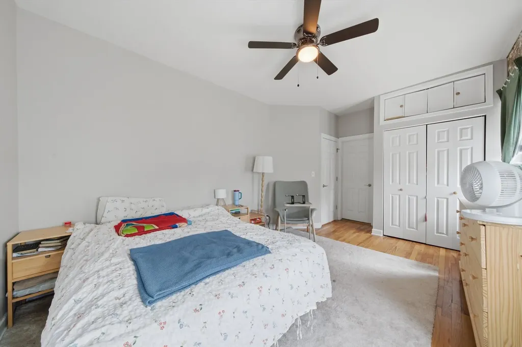 3358 West Hutchinson Street Chicago IL 60618